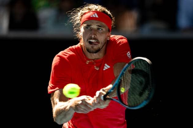 (250117) -- MELBOURNE, Jan. 17, 2025 -- Alexander Zverev of Germany hits a return to Jacob Fearnley of Britain during the men s singles 3rd round match at Australian Open tennis tournament in Melbourne, Australia, Jan. 17, 2025. (Photo by Xinhua) (SP)AUSTRALIA-MELBOURNE-TENNIS-AUSTRALIAN OPEN-DAY 6 HuxJingchen 