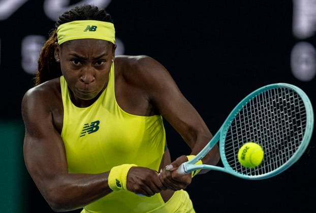 (250117) -- MELBOURNE, Jan. 17, 2025 -- Coco Gauff of the United States hits a return to Leylah Fernandez of Canada during the women s singles 3rd round match at Australian Open tennis tournament in Melbourne, Australia, Jan. 17, 2025. (Photo by Xinhua) (SP)AUSTRALIA-MELBOURNE-TENNIS-AUSTRALIAN OPEN-DAY 6 LuixSiuxWai 