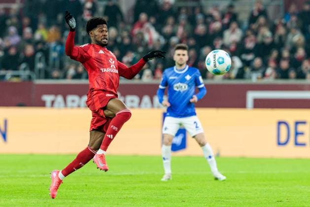 2. Fussball Bundesliga: Fortuna Düsseldorf 1895 - SV Darmstadt 98; 17.01.2025 Moritz Broni Kwarteng (Fortuna Düsseldorf, 11) jagt nach dem Ball 2. Fussball Bundesliga: Fortuna Düsseldorf 1895 - SV Darmstadt 98, Düsseldorf, Merkur Spiel-Arena am 17.01.2025 DFL REGULATIONS PROHIBIT ANY USE OF PHOTOGRAPHS AS IMAGE SEQUENCES AND OR QUASI-VIDEO.