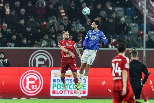 Fussball, 2.Bundesliga Saison 2024 2025 18.Spieltag Fortuna Düsseldorf - SV Darmstadt 98 17.01.2025, MERKUR SPIEL-ARENA Guille Bueno (SV Darmstadt, 3) Fraser Hornby (SV Darmstadt, 9) Düsseldorf MERKUR SPIEL-ARENA Nordrhein-Westfahlen Deutschland