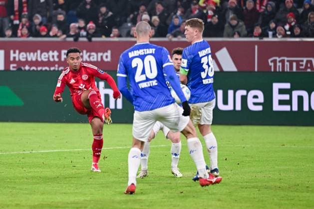 17.01.2025, Fussball, 2. Bundesliga, 18. Spieltag Saison 2024 2025, Fortuna Düsseldorf - SV Darmstadt., Myron Van Brederode (Fortuna Düsseldorf) erzielt das Tor zum 1:0., xRHR-FOTO TKx Copyright: RHR-FOTOx RHR-FOTO TK