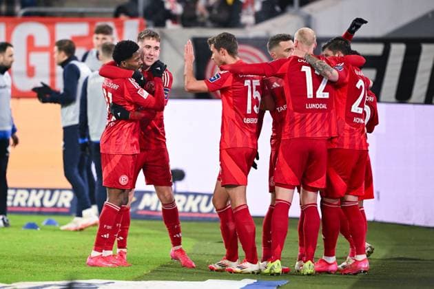 17.01.2025, Fussball, 2. Bundesliga, 18. Spieltag Saison 2024 2025, Fortuna Düsseldorf - SV Darmstadt, Myron Van Brederode (Fortuna Düsseldorf) freut sich über das Tor zum 1:0 mit der Mannschaft. xRHR-FOTO TKx Copyright: RHR-FOTOx RHR-FOTO TK