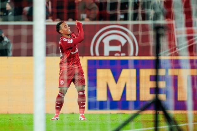 2. Fussball Bundesliga: Fortuna Düsseldorf 1895 - SV Darmstadt 98; 17.01.2025 Jubel zum 1:0 durch Myron van Brederode (Fortuna Düsseldorf, 10) Golf-Jubel 2. Fussball Bundesliga: Fortuna Düsseldorf 1895 - SV Darmstadt 98, Düsseldorf, Merkur Spiel-Arena am 17.01.2025 DFL REGULATIONS PROHIBIT ANY USE OF PHOTOGRAPHS AS IMAGE SEQUENCES AND OR QUASI-VIDEO.