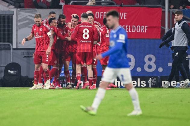 17.01.2025, Fussball, 2. Bundesliga, 18. Spieltag Saison 2024 2025, Fortuna Düsseldorf - SV Darmstadt, Giovanni Haag (Fortuna Düsseldorf) (m) freut sich über das Tor zum 2:0 mit der Mannschaft. xRHR-FOTO TKx