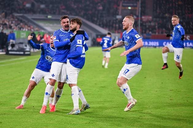 17.01.2025, Fussball, 2. Bundesliga, 18. Spieltag Saison 2024 2025, Fortuna Düsseldorf - SV Darmstadt, Killian Corredor (SV Darmstadt) freut sich über das Tor zum 2:2 mit der Mannschaft, xRHR-FOTO TKx