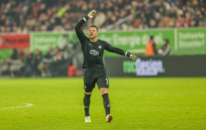 GER, Düsseldorf, Fortuna Düsseldorf vs SV Darmstadt 98, 2. Bundesliga, Fussball, DFB, Spielzeit 2024 2025, Merkur Spiel-Arena, 18. Spieltag, im Bild: Marcel Schuhen (SV Darmstadt 98 1) jubelt nach einem Tor DFB DFL REGULATIONS PROHIBIT ANY USE OF PHOTOGRAPHS AS IMAGE SEQUENCES AND OR QUASI-VIDEO, 15.12.2024,