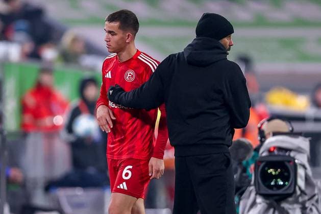 17.01.2025, Fußball, Fortuna Düsseldorf - SV Darmstadt 98, 2.. Fußball Bundesliga, 18. Spieltag, Merkur Spiel-Arena, Saison 2024 2025: Cheftrainer Daniel Thioune (Trainer Fortuna Düsseldorf) neben Giovanni Haag (Fortuna Düsseldorf 6) DFB regulations prohibit any use of photographs as image sequences and or quasi-video. Nordrhein-Westfalen Deutschland