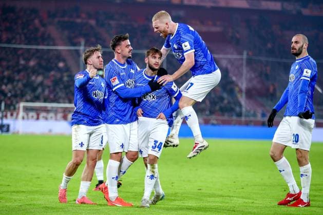 17.01.2025, Fußball, Fortuna Düsseldorf - SV Darmstadt 98, 2.. Fußball Bundesliga, 18. Spieltag, Merkur Spiel-Arena, Saison 2024 2025: Torjubel nach dem 2:2 Ausgleich durch Torschütze Killian Corredor (SV Darmstadt 34) DFB regulations prohibit any use of photographs as image sequences and or quasi-video. Nordrhein-Westfalen Deutschland
