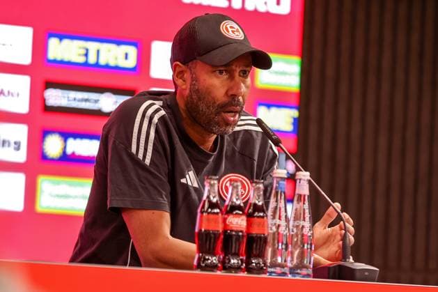 17.01.2025, Fußball, Fortuna Düsseldorf - SV Darmstadt 98, 2.. Fußball Bundesliga, 18. Spieltag, Merkur Spiel-Arena, Saison 2024 2025: Pressekonferenz mit den Trainern nach dem Spiel. Cheftrainer Daniel Thioune (Trainer Fortuna Düsseldorf) DFB regulations prohibit any use of photographs as image sequences and or quasi-video. Nordrhein-Westfalen Deutschland