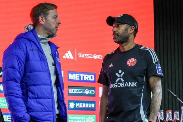 17.01.2025, xfanx, Fussball 2.Bundesliga, Fortuna Duesseldorf - SV Darmstadt 98 emspor, v.l. Cheftrainer Florian Kohfeldt (SV Darmstadt 98) und Cheftrainer Daniel Thioune (Fortuna Düsseldorf) bei der Pressekonferenz nach dem Spiel (DFL DFB REGULATIONS PROHIBIT ANY USE OF PHOTOGRAPHS as IMAGE SEQUENCES and or QUASI-VIDEO) Duesseldorf