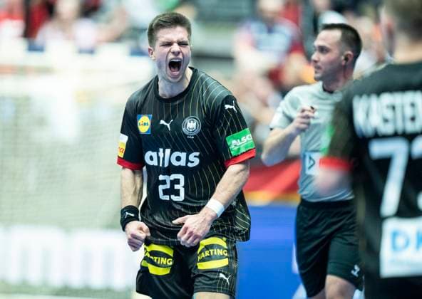 Sport Themen der Woche KW03 Sport Bilder des Tages IHF World Men s Handball Championship: Switzerland-Germany Renars Uscins, Germany celebrates during the IHF Handball World Championship, WM, Weltmeisterschaft match in Group A between Switzerland and Germany at Jyske Bank Boxen in Herning, Friday, January 17, 2025. , Herning Denmark *** IHF World Mens Handball Championship Switzerland Germany Renars Uscins, Germany celebrates during the IHF Handball World Championship match in Group A between Switzerland and Germany at Jyske Bank Boxen in Herning, Friday, January 17, 2025 , Herning Denmark  Copyright: HenningxBagger HenningxBaggerx spdk20250117-223414-L
