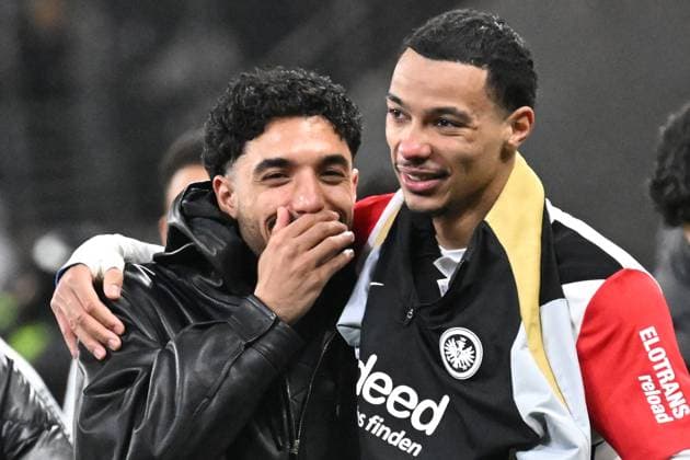 17.01.2025, xjhx, Fussball 1.Bundesliga, Eintracht Frankfurt - Borussia Dortmund emspor, v.l. Jubel, Freude über den Sieg bei Frankfurt Omar Marmoush (Eintracht Frankfurt) Hugo Ekitike (Eintracht Frankfurt) (DFL DFB REGULATIONS PROHIBIT ANY USE OF PHOTOGRAPHS as IMAGE SEQUENCES and or QUASI-VIDEO) Frankfurt am Main