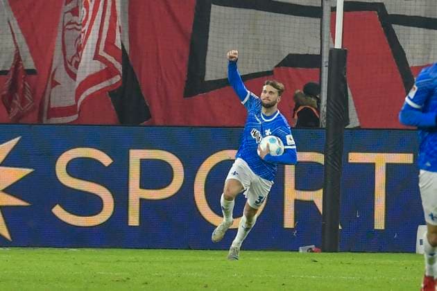 Kilian Corredor (Darmstadt 34) jubelt nach dem Tor zum 2:1 17.01.2025 Fussball Fortuna Duesseldorf vs SV Darmstadt 98, Merkur Spiel-Arena, Duesseldorf, DFB DFL REGULATIONS PROHIBIT ANY USE OF PHOTOGRAPHS AS IMAGE SEQUENCES AND OR QUASI-VIDEO NRW Germany