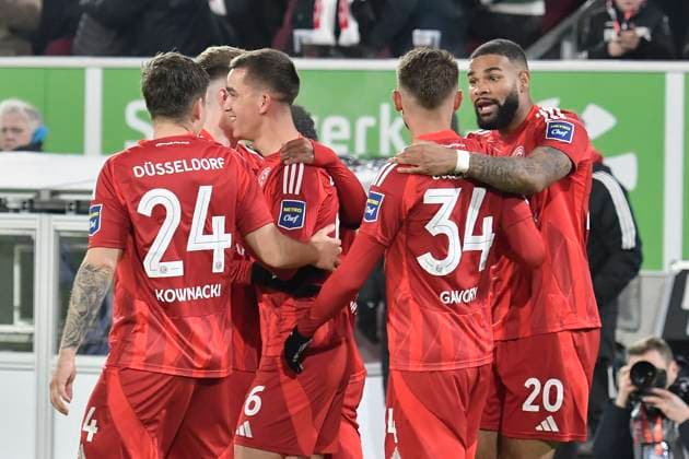 Giovanni Antoine Haag (Duesseldorf 6) jubelt nach dem Tor zum 2:0 mit der Mannschaft 17.01.2025 Fussball Fortuna Duesseldorf vs SV Darmstadt 98, Merkur Spiel-Arena, Duesseldorf, DFB DFL REGULATIONS PROHIBIT ANY USE OF PHOTOGRAPHS AS IMAGE SEQUENCES AND OR QUASI-VIDEO NRW Germany