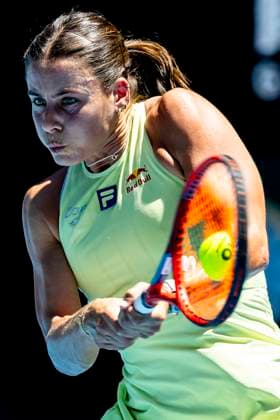 MELBOURNE, VIC - JANUARY 18: Emma Navarro of the United States of America in action during Round 3 of the 2025 Australian Open on January 18 2025, at Melbourne Park in Melbourne, Australia. (Photo by Jason Heidrich Icon Sportswire) TENNIS: JAN 18 Australian Open EDITORIAL USE ONLY Icon250118066