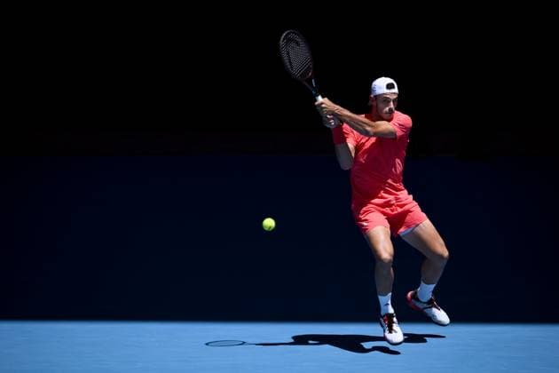 TENNIS AUSTRALIAN OPEN, Francisco Cerundolo of Argentina serves during his round three match against Alex De Minaur of Australia during the 2025 Australian Open at Melbourne Park in Melbourne, Saturday, January 18, 2025. ( NO ARCHIVING, EDITORIAL USE ONLY, NO USE IN BOOKS WITHOUT CONSENT MELBOURNE VICTORIA AUSTRALIA  Copyright: xJOELxCARRETTx 20250118158991169991