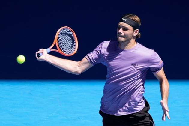January 18, 2025: 4th seed TAYLOR FRITZ of the USA in action against GAEL MONFILS of France on Margaret Court Arena in a Men s Singles 3rd round match on day 7 of the 2025 Australian Open in Melbourne, Australia. Cal Media Melbourne Australia - ZUMAc04_ 20250118_faf_c04_023 Copyright: xSydneyxLowx
