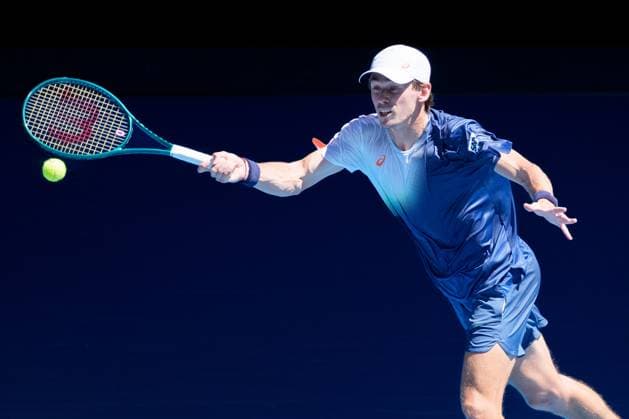 Tennis 2025: Australian Open Day 7 January 18, 2025: 8th seed ALEX DE MINAUR of Australia in action against 31st seed FRANCISCO CERUNDOLO of Argentina on Rod Laver Arena in a Men s Singles 3rd round match on day 7 of the 2025 Australian Open in Melbourne, Australia. Sydney Low Cal Media(Credit Image: Â Sydney Low Cal Sport Media) Melbourne Victoria Australia EDITORIAL USE ONLY Copyright: xx ZUMA-20250118_faf_c04_036.jpg SydneyxLowx csmphotothree345641