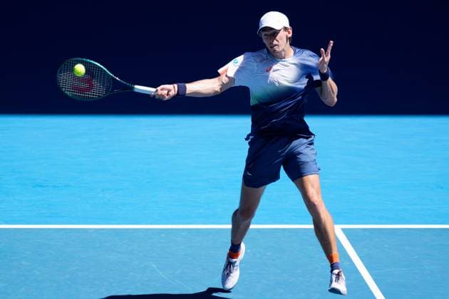 January 18, 2025: 8th seed ALEX DE MINAUR of Australia in action against 31st seed FRANCISCO CERUNDOLO of Argentina on Rod Laver Arena in a Men s Singles 3rd round match on day 7 of the 2025 Australian Open in Melbourne, Australia. Cal Media Melbourne Australia - ZUMAc04_ 20250118_faf_c04_039 Copyright: xSydneyxLowx