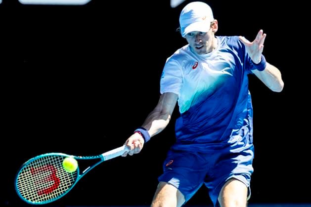 MELBOURNE, VIC - JANUARY 18: Alex de Minaur of Australia in action during Round 3 of the 2025 Australian Open on January 18 2025, at Melbourne Park in Melbourne, Australia. (Photo by Jason Heidrich Icon Sportswire) TENNIS: JAN 18 Australian Open EDITORIAL USE ONLY Icon250118141
