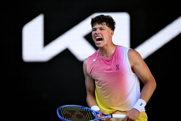 TENNIS AUSTRALIAN OPEN, Ben Shelton of USA reacts during his round three match against Lorenzo Musetti of Italy during the 2025 Australian Open at Melbourne Park in Melbourne, Saturday, January 18, 2025. ( NO ARCHIVING, EDITORIAL USE ONLY, NO USE IN BOOKS WITHOUT CONSENT MELBOURNE VICTORIA AUSTRALIA  Copyright: xLUKASxCOCHx 20250118197952981222