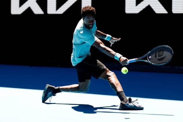 January 18, 2025: MELBOURNE, AUSTRALIA - JANUARY 18: Gael Monfils of France hits a backhand whilst playing Taylor Fritz of USA on day seven of the 2025 Australian Open at Melbourne Park on January 18, 2025 in Melbourne, Australia. - ZUMAp121 20250118_zsp_p121_045 Copyright: xChrisxPutnamx