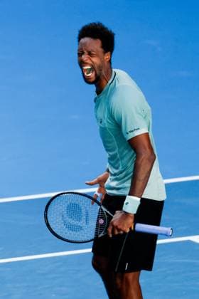 Sport Bilder des Tages January 18, 2025: MELBOURNE, AUSTRALIA - JANUARY 18: Gael Monfils of France celebrates beating Taylor Fritz of USA on day seven of the 2025 Australian Open at Melbourne Park on January 18, 2025 in Melbourne, Australia. - ZUMAp121 20250118_zsp_p121_068 Copyright: xChrisxPutnamx