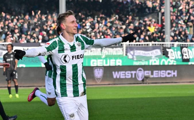 18.01.2025 - Fussball - Saison 2024 2025 - 2. Fussball - Bundesliga - 18. Spieltag: SC Preußen Preussen Münster SCP - SpVgg Greuther Fürth ( Kleeblatt ) - Sportfoto Zink MeZi - xmexzix - DFL regulations prohibit any use of photographs as image sequences and or quasi-video - only for editorial use - Torjubel Jubel Freude nach Treffer Tor Torschuß zum 1:0 durch Joshua Mees (8, Preußen Münster )