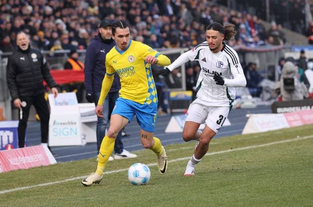 Eintracht BS vs FC Schalke 04 Braunschweig, 18.01.2025, Fußball, Saison 24 25, 2. Bundesliga, 18. Spieltag, Eintracht Braunschweig vs FC Schalke 04, Bild zeigt: Rayan Philippe (BTSV, 9) Braunschweig