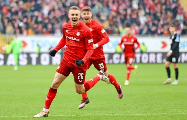 18.01.2025, xmohx, Fussball 2.Bundesliga, 1.FC Kaiserslautern - SSV Ulm 1846 Fußball emspor, v.l. Filip Kaloc (Kaiserslautern) bejubelt das 2-1 (DFL DFB REGULATIONS PROHIBIT ANY USE OF PHOTOGRAPHS as IMAGE SEQUENCES and or QUASI-VIDEO) Kaiserslautern
