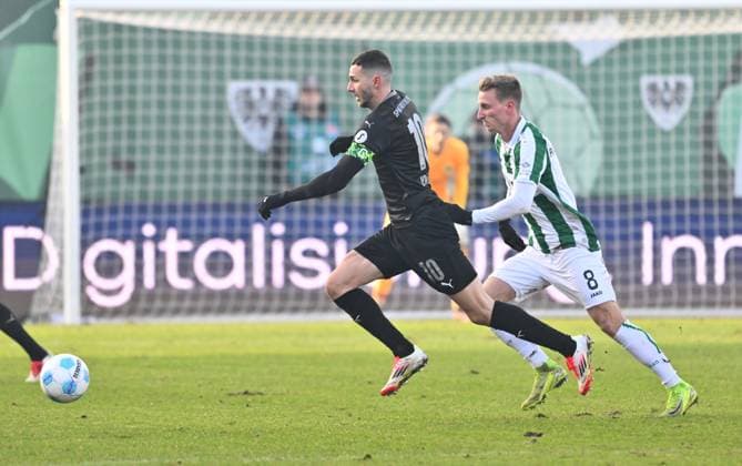 18.01.2025 - Fussball - Saison 2024 2025 - 2. Fussball - Bundesliga - 18. Spieltag: SC Preußen Preussen Münster SCP - SpVgg Greuther Fürth ( Kleeblatt ) - Sportfoto Zink - xwoxzix - DFL regulations prohibit any use of photographs as image sequences and or quasi-video - only for editorial use - Branimir Hrgota (10, SpVgg Greuther Fürth ) Joshua Mees (8, Preußen Münster )