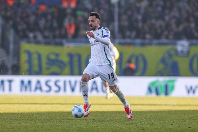 18.01.2025, Fussball, 2. Bundesliga, 18. Spieltag, Saison 2024 2025, Eintracht Braunschweig - FC Schalke 04, Kenan Karaman (FC Schalke 04) Braunschweig Eintracht Stadion Niedersachsen Deutschland xRHR-FOTO TRx