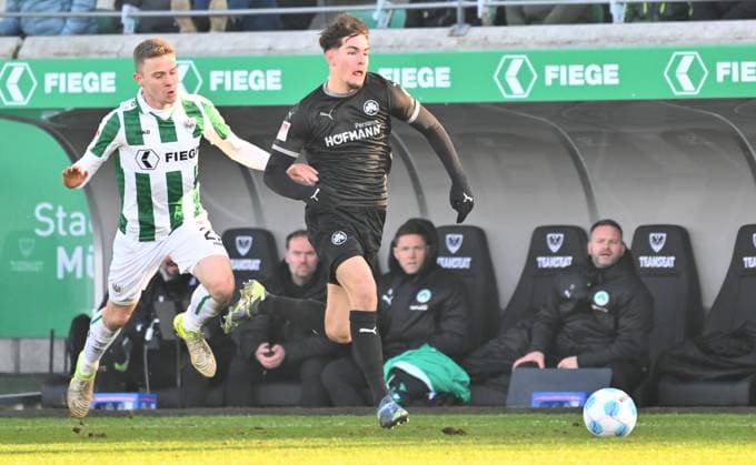 18.01.2025 - Fussball - Saison 2024 2025 - 2. Fussball - Bundesliga - 18. Spieltag: SC Preußen Preussen Münster SCP - SpVgg Greuther Fürth ( Kleeblatt ) - Sportfoto Zink - xwoxzix - DFL regulations prohibit any use of photographs as image sequences and or quasi-video - only for editorial use - Jano ter Horst (27, Preußen Münster ) Reno Münz Muenz (5, SpVgg Greuther Fürth )