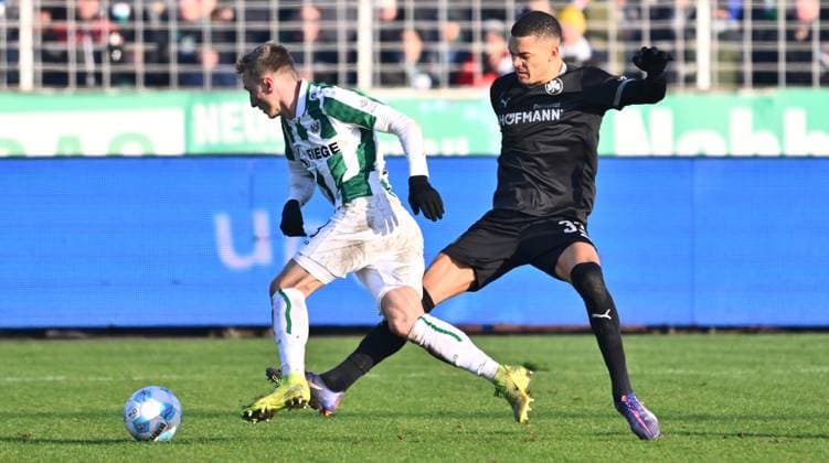 18.01.2025 - Fussball - Saison 2024 2025 - 2. Fussball - Bundesliga - 18. Spieltag: SC Preußen Preussen Münster SCP - SpVgg Greuther Fürth ( Kleeblatt ) - Sportfoto Zink - xwoxzix - DFL regulations prohibit any use of photographs as image sequences and or quasi-video - only for editorial use - Joshua Mees (8, Preußen Münster ) Maximilian Solomon Dietz (33, SpVgg Greuther Fürth )