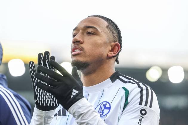 18.01.2025, Fussball, 2. Bundesliga, 18. Spieltag, Saison 2024 2025, Eintracht Braunschweig - FC Schalke 04, Anton Donkor (FC Schalke 04) Braunschweig Eintracht Stadion Niedersachsen Deutschland xRHR-FOTO TRx