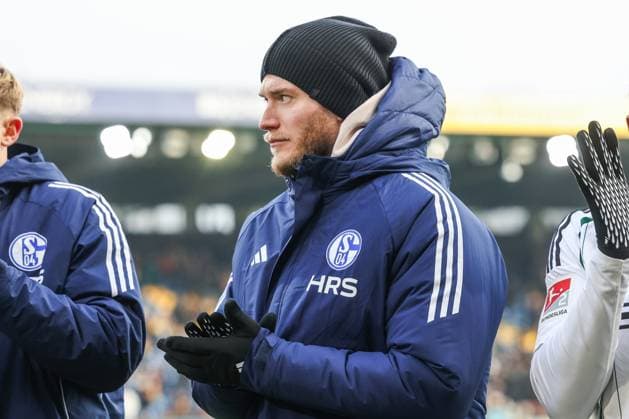 18.01.2025, Fussball, 2. Bundesliga, 18. Spieltag, Saison 2024 2025, Eintracht Braunschweig - FC Schalke 04, Loris Karius (FC Schalke 04) Braunschweig Eintracht Stadion Niedersachsen Deutschland xRHR-FOTO TRx