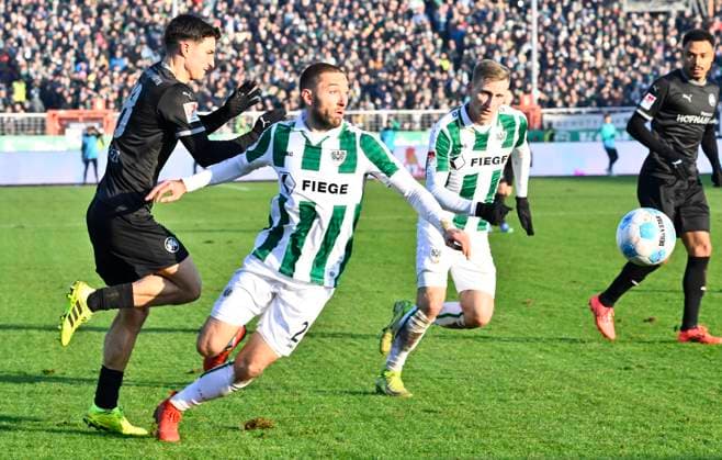 18.01.2025 - Fussball - Saison 2024 2025 - 2. Fussball - Bundesliga - 18. Spieltag: SC Preußen Preussen Münster SCP - SpVgg Greuther Fürth ( Kleeblatt ) - Sportfoto Zink - xwoxzix - DFL regulations prohibit any use of photographs as image sequences and or quasi-video - only for editorial use - Marco Meyerhöfer Meyerhoefer (18, SpVgg Greuther Fürth ) Rico Preißinger Preissinger (21, Preußen Münster )