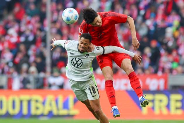 Sport Themen der Woche KW03 Sport Bilder des Tages Lukas Nmecha (VfL Wolfsburg) und Minjae Kim (FC Bayern Muenchen) kaempfen um den Ball, Bundesliga, FC Bayern München v VfL Wolfsburg, Allianz Arena am 18. January 2025 in München, Deutschland. (Foto von Marco Steinbrenner DeFodi Images) Lukas Nmecha (VfL Wolfsburg) und Minjae Kim (FC Bayern Muenchen) battle for the ball, Bundesliga, FC Bayern München v VfL Wolfsburg, Allianz Arena, January 18, 2025 in Munich, Germany. (Photo by Marco Steinbrenner DeFodi Images) DFL regulations prohibit any use of photographs as image sequences and or quasi-video. Defodi-700_muen_wob_20250118_010 *** Lukas Nmecha VfL Wolfsburg and Minjae Kim FC Bayern Muenchen battle for the ball, Bundesliga, FC Bayern München v VfL Wolfsburg, Allianz Arena, January 18, 2025 in Munich, Germany Photo by Marco Steinbrenner DeFodi Images Lukas Nmecha VfL Wolfsburg and Minjae Kim FC Bayern Muenchen battle for the ball, Bundesliga, FC Bayern München v VfL Wolfsburg, Allianz Arena, January 18, 2025 in Munich, Germany Photo by Marco Steinbrenner DeFodi Images DFL regulations prohibit any use of photographs as image sequences and or quasi video Defodi 700 muen wob 20250118 010 Defodi-700 DFL regulations prohibit any use of photographs as image sequences and or quasi-video.