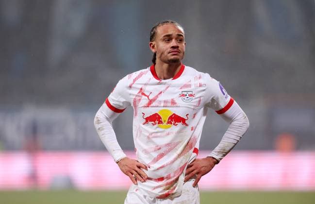 Bochum - RB Leipzig Bundesliga Bochum, 18.01.2025, Ruhrstadion, Fußball, Bundesliga, 18. Spieltag , VfL Bochum vs. RB Leipzig 3:3 (0:3) , Im Bild: Xavi Simons (10, RB Leipzig) enttäuscht. Nach eigener 3:0 Führung reichte es in Bochum nur zum Remis. , Nur zur redaktionellen Nutzung. Only editorial use. , DFL DFB regulations prohibit any use of photographs as image sequences and or quasi-video. ,