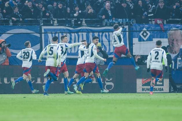 2. Fussball Bundesliga: Hamburger SV - 1. FC Köln; 18.01.2025 Jubel zum 1:0 durch Ransford Königsdorffer (Hamburger SV, 11) nach Elfmeter 2. Fussball Bundesliga: Hamburger SV - 1. FC Köln, Hamburg, Volksparkstadion am 18.01.2025 DFL REGULATIONS PROHIBIT ANY USE OF PHOTOGRAPHS AS IMAGE SEQUENCES AND OR QUASI-VIDEO.