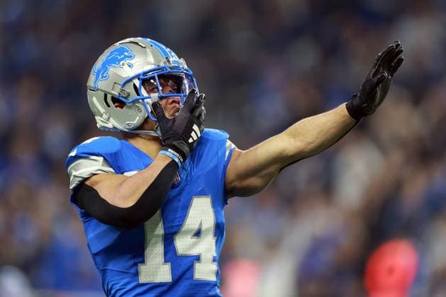 Sport Themen der Woche KW03 Sport Bilder des Tages Sport Bilder des Tages Washington Commanders vs. Detroit Lions DETROIT,MICHIGAN-JANUARY 18: Wide receiver Amon-Ra St. Brown (14) of the Detroit Lions gestures during an NFL, American Football Herren, USA Divisional Round game between the Detroit Lions and the Washington Commanders in Detroit, Michigan USA, on Saturday, January 18, 2025. Detroit Michigan United States  Copyright: xAmyxLemusx originalFilename:lemus-washingt250118_npAoU.jpg