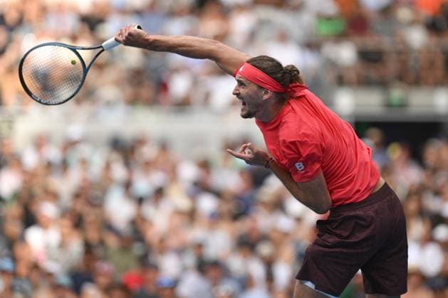 TENNIS AUSTRALIAN OPEN, Alexander Zverev of Germany plays a shot during his round four match against Ugo Humbert of France during the 2025 Australian Open at Melbourne Park in Melbourne, Sunday, January 19, 2025. ( NO ARCHIVING, EDITORIAL USE ONLY, NO USE IN BOOKS WITHOUT CONSENT MELBOURNE VICTORIA AUSTRALIA  Copyright: xLUKASxCOCHx 20250119198580971750