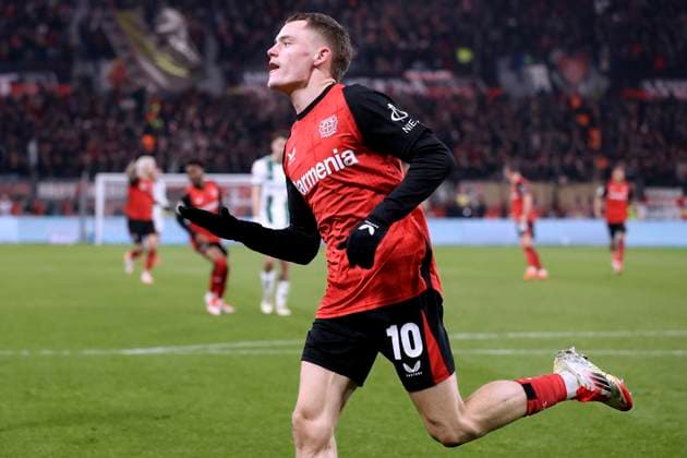 WIRTZ Florian Team Bayer 04 Leverkusen jubelt nach seinem Tor zum 1 : 0 DFL Fussball Bundesliga Saison 2024 - 2025 BL Spiel Bayer 04 Leverkusen - Gladbach 3 : 1 am 18.01. 2025 in Leverkusen DFL REGULATIONS PROHIBIT ANY USE OF PHOTOGRAPHS as IMAGE SEQUENCES and or QUASI-VIDEO Copyright: xLacixPerenyix