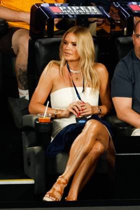 January 19, 2025: MELBOURNE, AUSTRALIA - JANUARY 19: TV personality Sonja Kruger watches Novak Djokovic of Serbia play Jiri Lehecka of Czech Republic on day eight of the 2025 Australian Open at Melbourne Park on January 19, 2025 in Melbourne, Australia. - ZUMAp121 20250119_zsp_p121_103 Copyright: xChrisxPutnamx