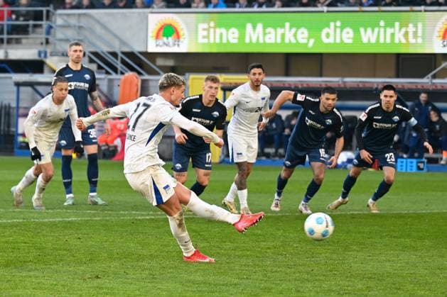 Paderborn, Home Deluxe Arena, 19.01.25, GER, Herren, 2.Bundesliga, Saison 2024-2025, SC Paderborn 07 - Hertha BSC Berlin Bild: Michael CUISANCE (Hertha BSC) macht das Tor zum 0:2 Only for editorial use! DFL regulations prohibit any use of photographs as image sequences and or quasi-video. NRW Deutschland