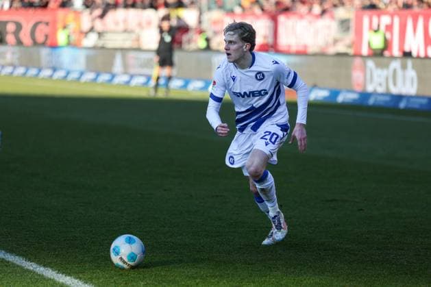 David Herold 20 (Karlsruher SC), 1. FC Nuernberg vs. Karlsruher SC, Fussball, 2. Bundesliga, 18. Spieltag, 19.01.2025 DFB regulations prohibit any use of photographs as image sequences and or quasi-video Nuernberg Bayern Deutschland