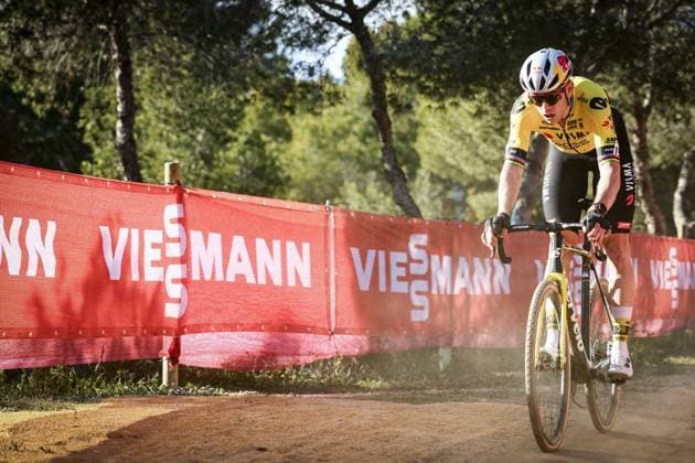 Belgian Wout van Aert pictured in action during the men s elite race at the cyclocross cycling event in Benidorm, Spain, Sunday 19 January 2025, stage 12 14 in the UCI World Cup competition. DAVIDxPINTENS  x110726985x