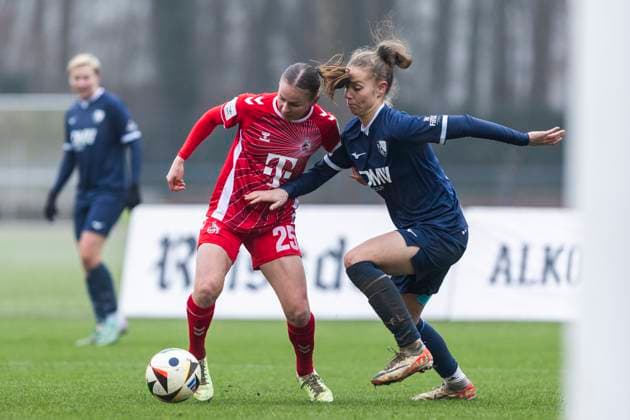 Testspiel Frauen: 1. FC Köln - VfL Bochum, 19.01.2025 Laura Donhauser (1. FC Köln, 25) im Zweikampf mit Franziska Wenzel (VfL Bochum, 31). Testspiel Frauen, 1. FC Köln - VfL Bochum, am 19.01.2025, Geißbockheim, Köln Copyright: xBEAUTIFULxSPORTS Meuselx