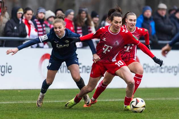 Testspiel Frauen: 1. FC Köln - VfL Bochum, 19.01.2025 Amelie Delabre (1. FC Köln, 10), Franziska Wenzel (VfL Bochum, 31). Testspiel Frauen, 1. FC Köln - VfL Bochum, am 19.01.2025, Geißbockheim, Köln Copyright: xBEAUTIFULxSPORTS Meuselx