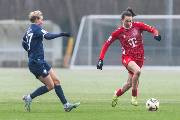 Testspiel Frauen: 1. FC Köln - VfL Bochum, 19.01.2025 Amelie Delabre (1. FC Köln, 10), Sarah Freutel (VfL Bochum, 17). Testspiel Frauen, 1. FC Köln - VfL Bochum, am 19.01.2025, Geißbockheim, Köln Copyright: xBEAUTIFULxSPORTS Meuselx